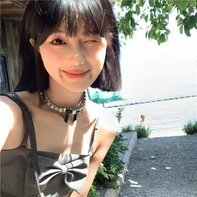 新娘向后跑